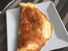 Омлет з курячим філе та сиром