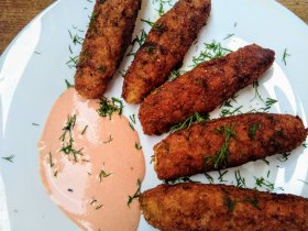 Курячі палички з фаршу з сиром та кропом