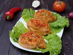 Куряче філе запечене з овочами