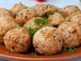 Курячі кульки з рисом у фритюрі