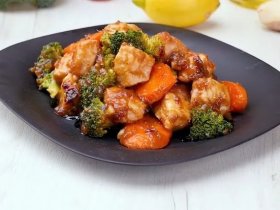 Курка під соусом теріяки з овочами