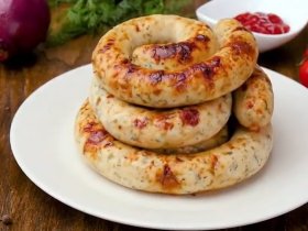 Домашня куряча ковбаса з сиром