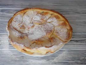Млинці з яблуком в духовці
