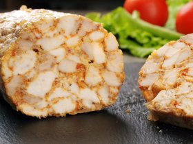 Святковий курячий рулет
