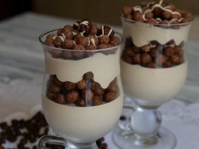 Кавовий десерт у склянці