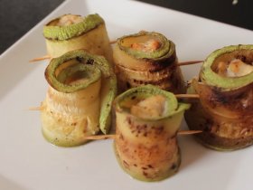 Рулетики з кабачків та куркою