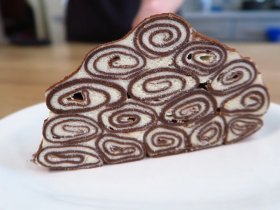 Шоколадний млинцевий торт з кремом
