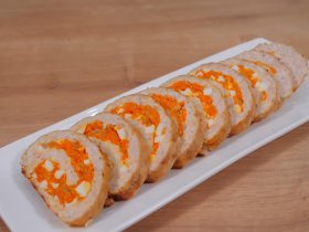 Курячий рулет з яйцем та морквою