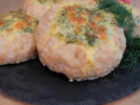 М'ясні ватрушки з сиром