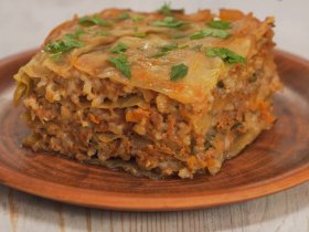 Капустяна лазанья з фаршем