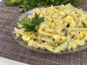 Салат з кальмарами та кукурудзою