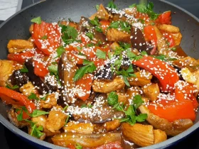 Курка з овочами в соусі