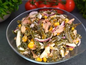 Салат з морською капустою та тунцем