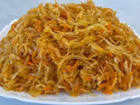 Тушкована капуста