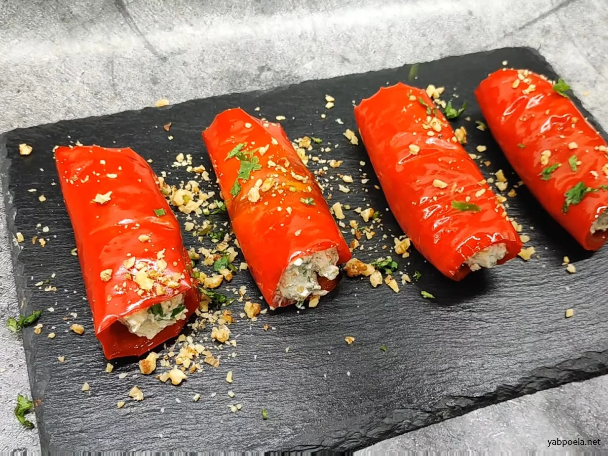 Рулетики з солодкого перцю з сиром