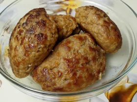Соковиті та ніжні котлети з батоном (Секрет 30% хліба)