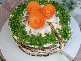 Ніжний печінковий торт із курячої печінки з грибами та сиром