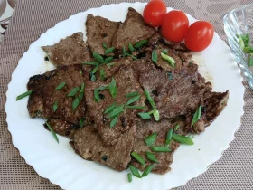 Пулькогі: Соковита яловичина по-корейськи на сковороді