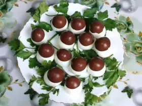 Закуска «Грибна галявина» з яєць із трьома начинками