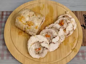 Домашній курячий рулет із цілої курки (заміна ковбаси)
