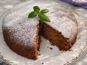 Пісна медово-пряна коврижка з родзинками