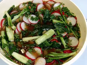 Хрусткий салат чим-чі по-корейськи з редиски та огірків