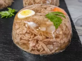 Ідеальний прозорий холодець: традиційний рецепт без желатину