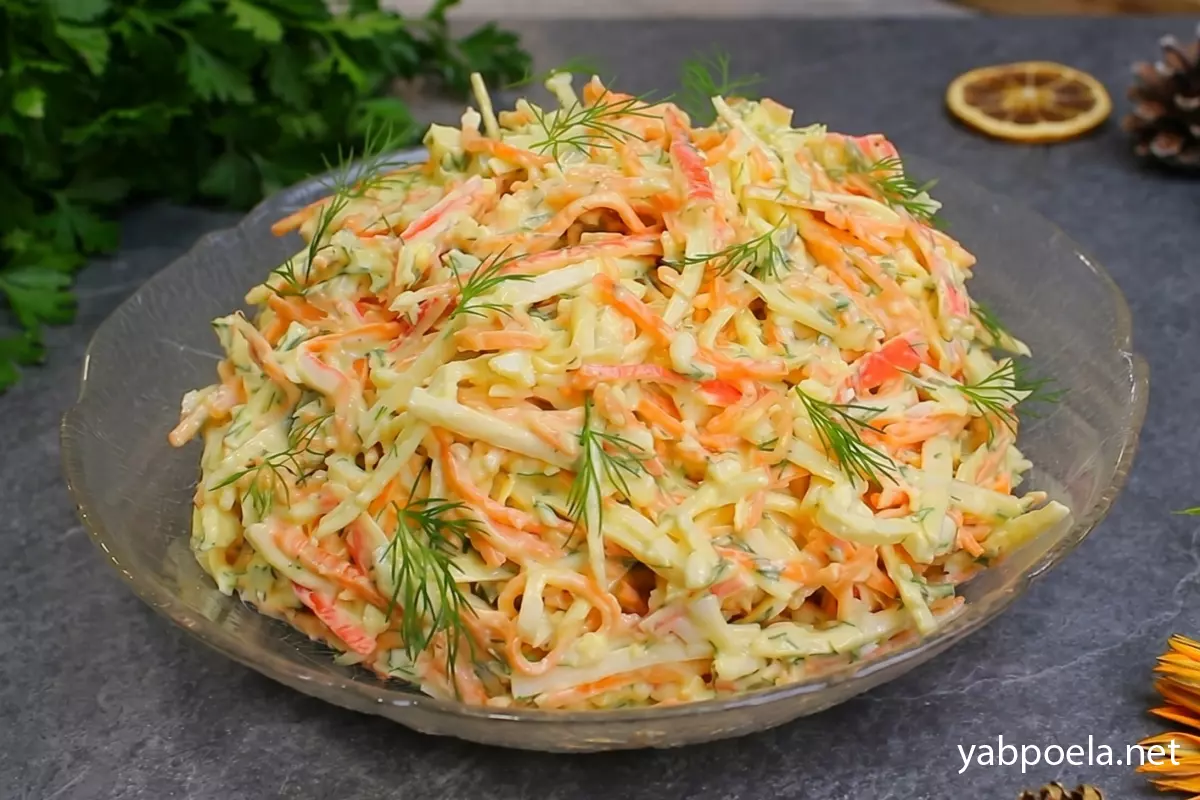 Салат з крабовими паличками та сиром