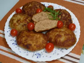 Соковиті домашні котлети (Секрет нарізаної цибулі та картоплі)