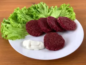 Бурякові котлети