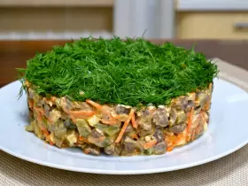 Печінковий салат з огірком та морквою