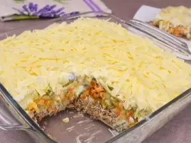 Листковий салат з курячою печінкою