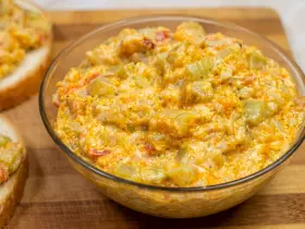 Кабачкова намазка з вершками та часником