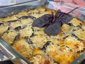 Баклажани із сиром в духовці