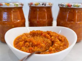 Кабачкова ікра для ледачих через м'ясорубку на зиму