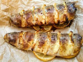 Скумбрія запечена в духовці