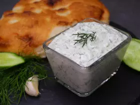 Соус дзадзикі (цацикі)